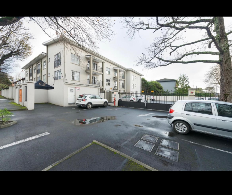 To Let 2 Bedroom Property for Rent in Kenilworth Western Cape